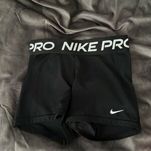 Nike pros 3 inch black shorts size small